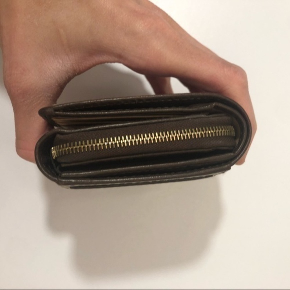 Coach brown leather embossed c compact wallet - Picture 13 of 13
